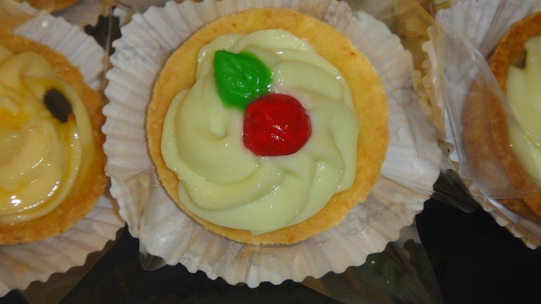 Tortinhas de limão da Charlotte. Lindas, me surpreendeu.