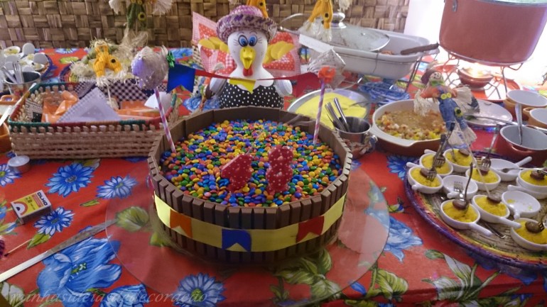 bolo de aniversario junino