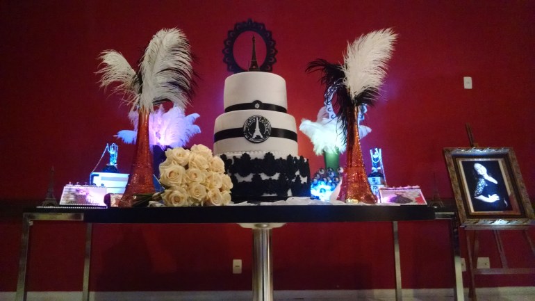 bolo paris preto e branco