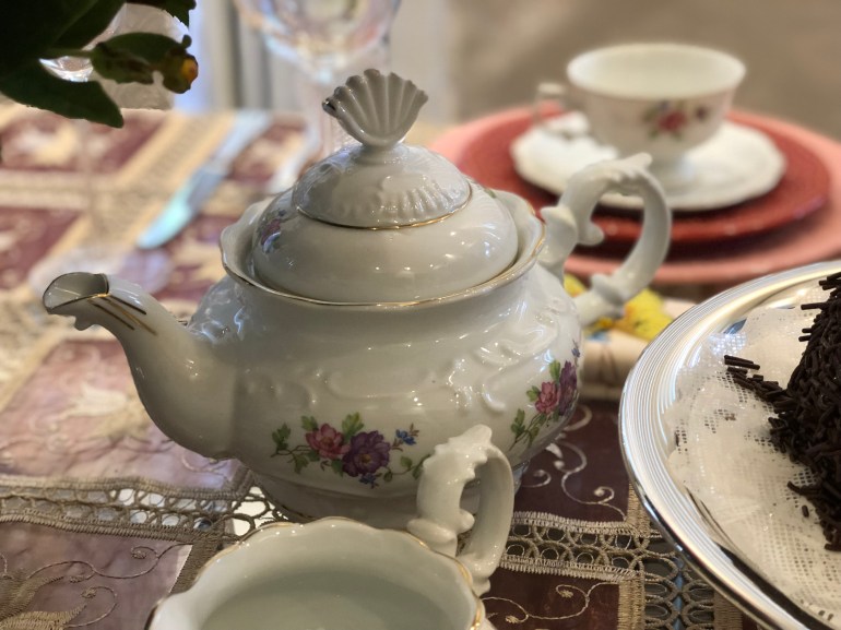 6064D195-69E8-437F-8CF7-BC443F32E8AF